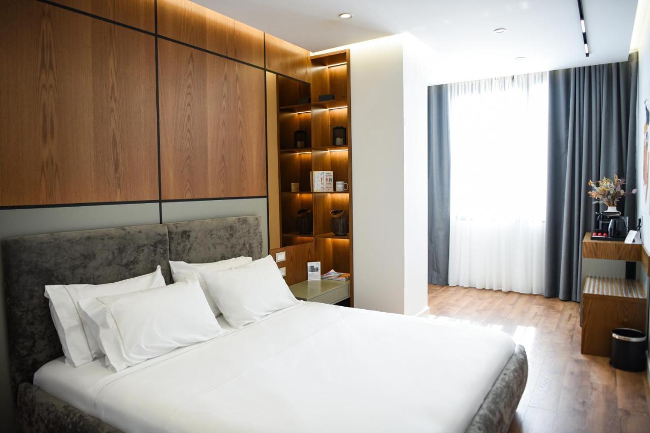 The Wilson Tirana Hotel Exterior photo