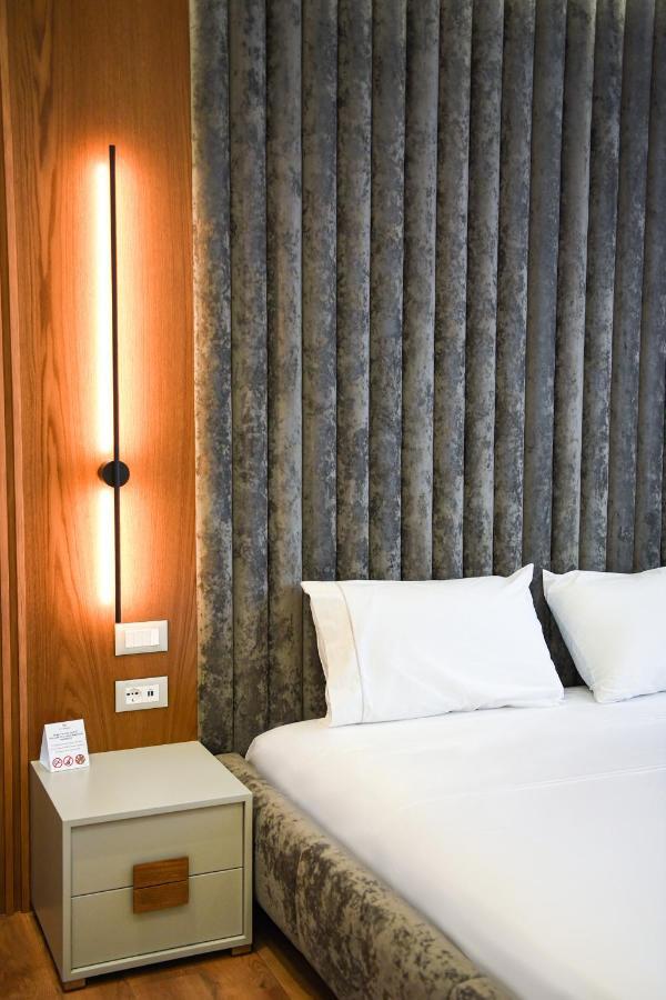 The Wilson Tirana Hotel Exterior photo